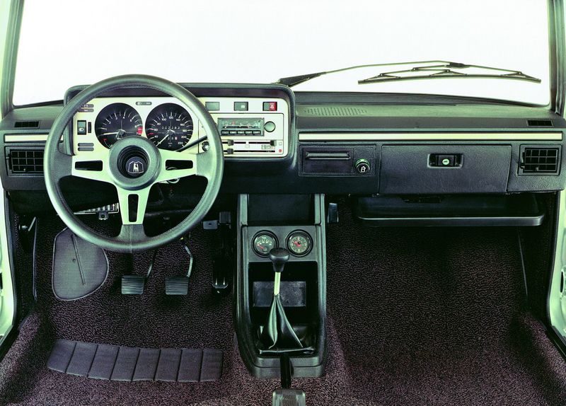 File:VW-Scirocco-I-9.jpg